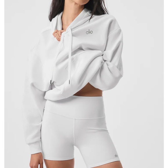 ALO Yoga Tops - ✨ALO YOGA✨Accolade Hoodie BRAND NEW